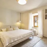 Church Lane Residences Appartement *